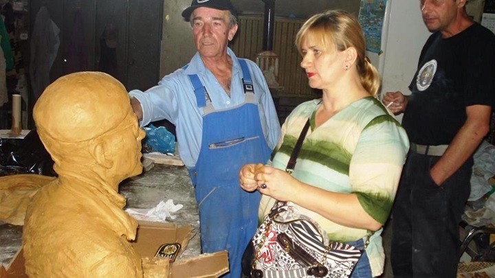 željko pavić spomen bista.jpg