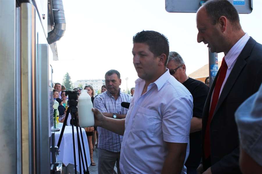 Mljekomat u Krapini.JPG