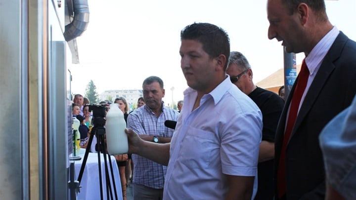 Mljekomat u Krapini.JPG