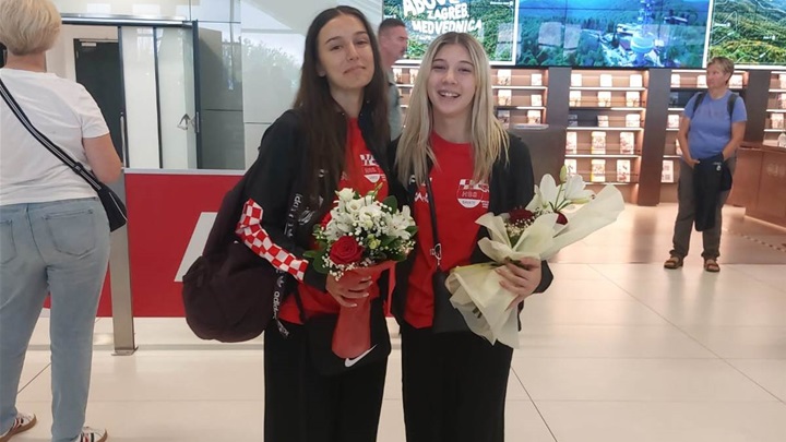 Karla Poslončec i Ana Peštaj-Trajkov.jpg