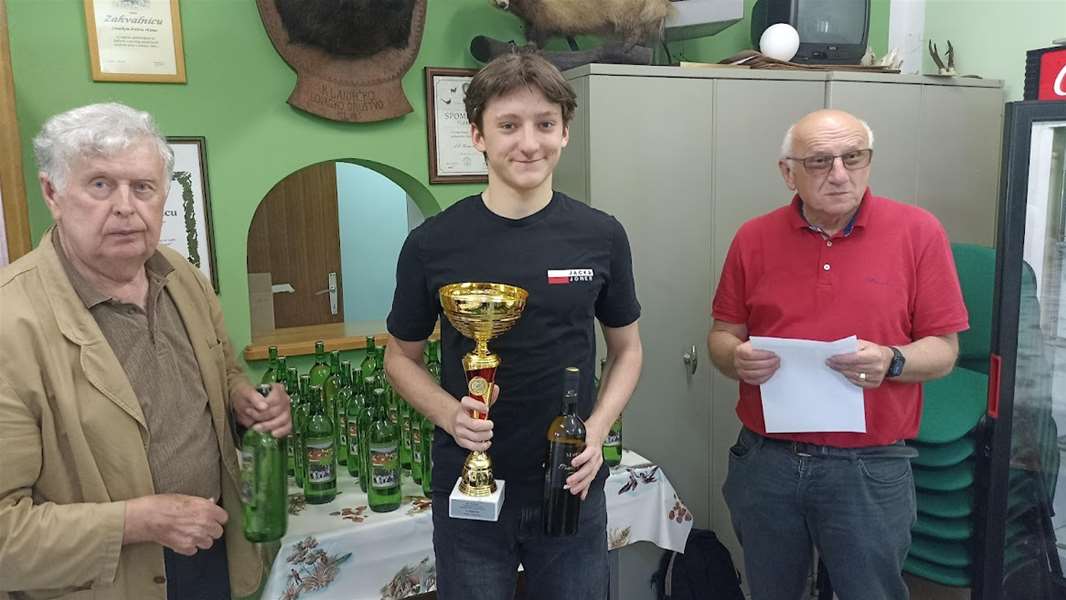 SPORT 14.5_ŠAH POBIJEDIO ROKO JAKOVIĆ.jpg