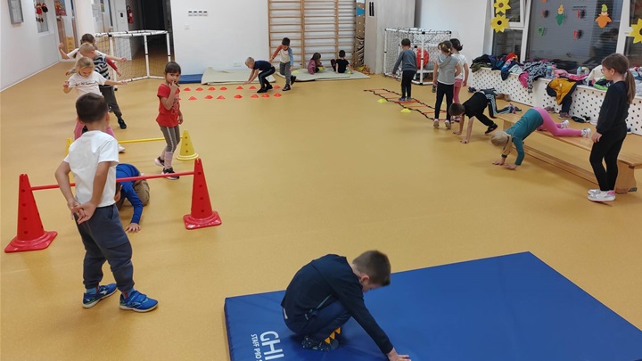 Mali prvaci ilustracija .jpg