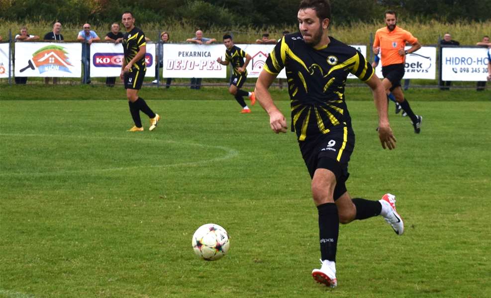 SPORT 12.9_NOGOMET 4. NL SREDIŠTE GOLUBOVEC DO NOVE POBJEDE Dubravko Vujica .JPG