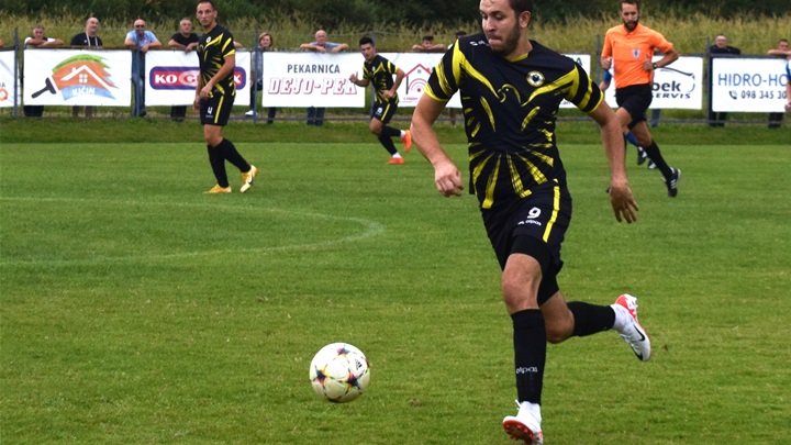 SPORT 12.9_NOGOMET 4. NL SREDIŠTE GOLUBOVEC DO NOVE POBJEDE Dubravko Vujica  .JPG