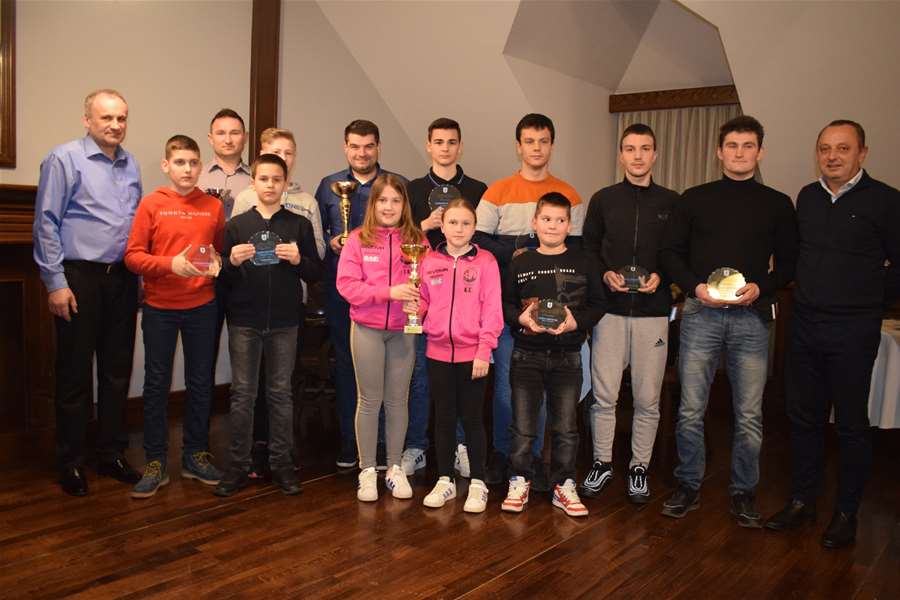 SPORT 21.3_LAUERATI DINO ČUKMAN I STRIJELCI 14.JPG