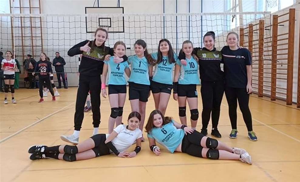 SPORT 12.4_ODBOJKA MLAĐE KATEGORIJE TOPLICE 1 I DALJE DRŽE TREĆA MJESTA  Mini odbojka .jpg