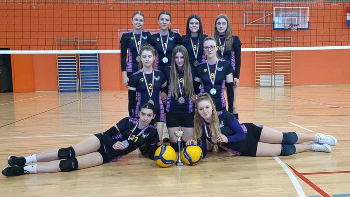 SPORT 16.1_ODBOJKA TOPLICE DO MEDALJE3.jpg