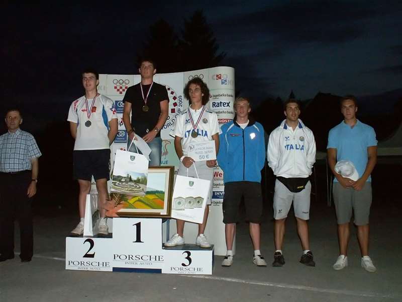 Junior men-uphill_filtered.jpg