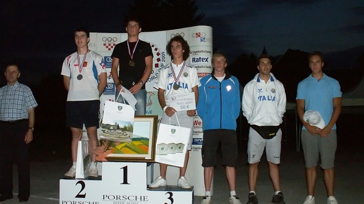 Junior men-uphill_filtered.jpg