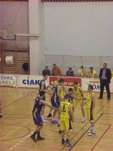 zagorje_kosarka_dvorana_bedekovcina_kosarkaski_klub_zabok_protiv_zagreba.JPG