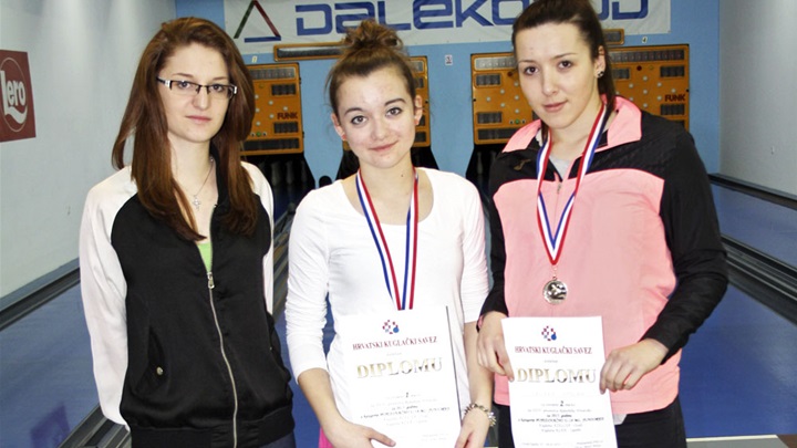 KUGLANJE PH JUNIORKE Andrijana Hršak, Mateja Telišman i Klara Sedlar.jpg