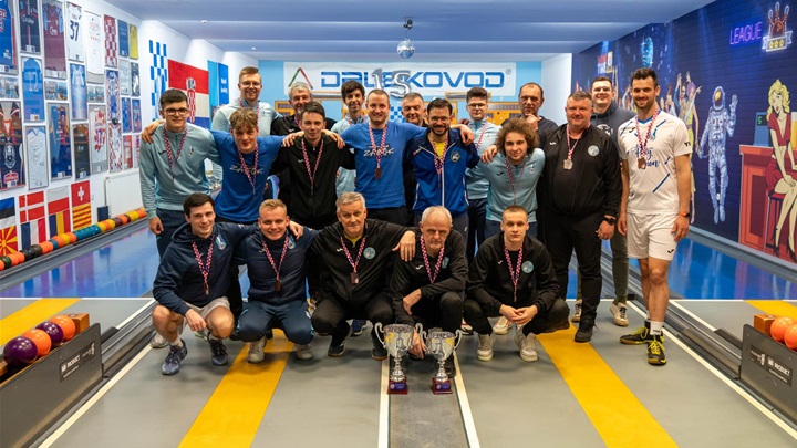 Zajednička fotografija kuglača Zaboka i Pakrac-Papuka.jpg