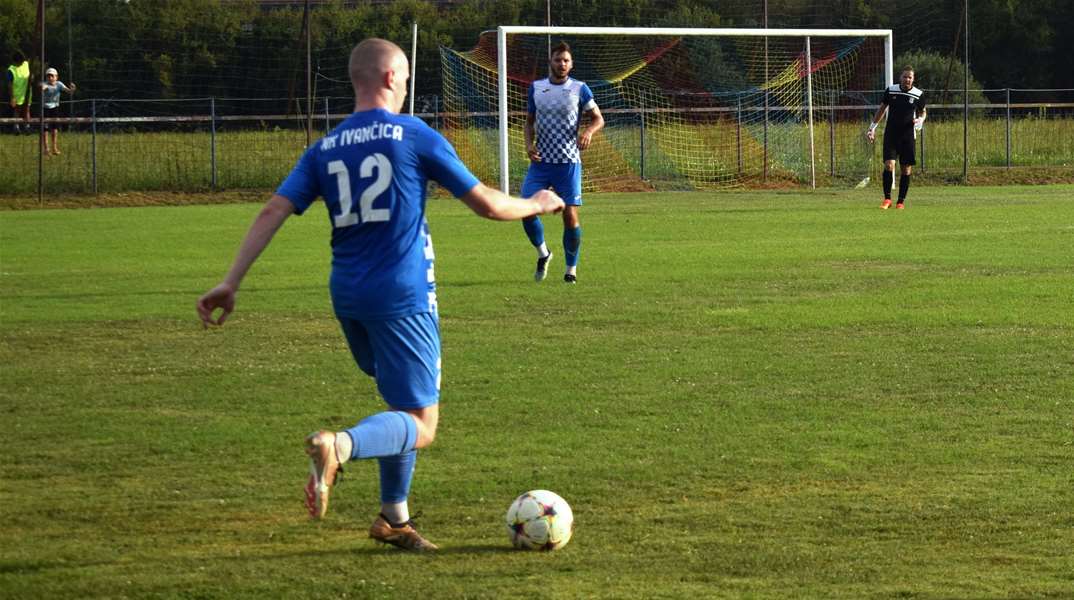 SPORT 12.9_NOGOMET 4. NL SREDIŠTE ILOVAC DO SIGURNE POBJEDE.JPG