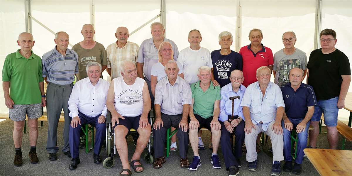 Najastariji živući članovi NK Ivančica ZLB .jpg