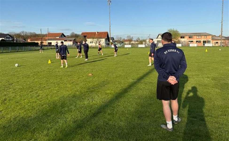 SPORT 29.7_ NOGOMET PLOVITI MIRNIJIM VODAMA .jpeg