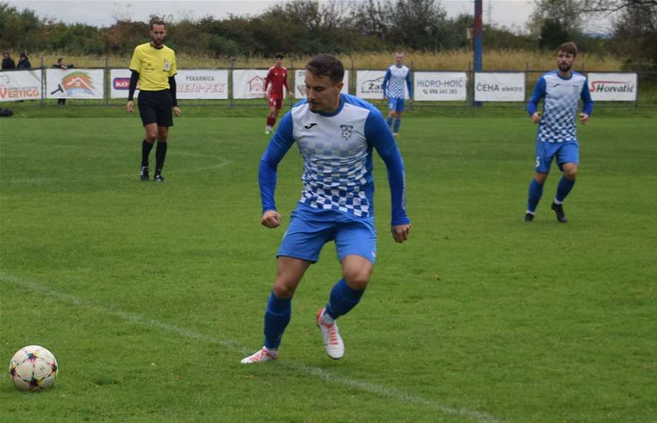 SPORT 3.10_NOGOMET 4. NL SREDIŠTE SKUPINA A ZAGREB SLAVIO.JPG