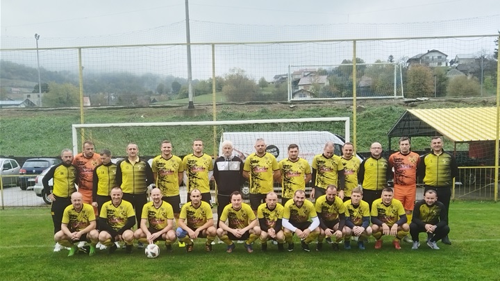 VETERANI NK RADOBOJ.jpg