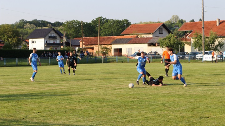 VOJNIĆ - MLADOST.jpg