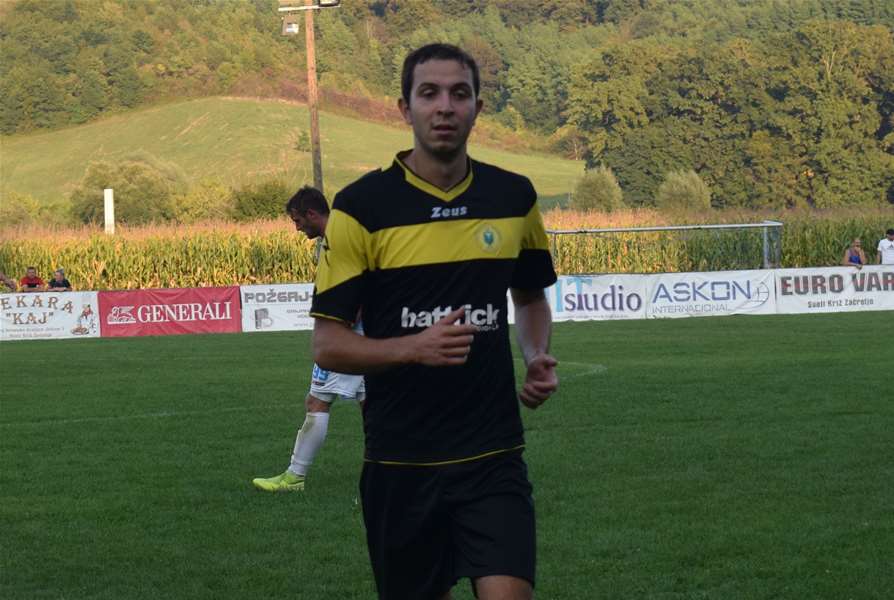 SPORT 6.9_NOGOMET 4. NL SREDIŠTE SKUPINA A GOLUBOVEC POBJEDOM IZBIO NA VRH Dubravko Vujica .JPG