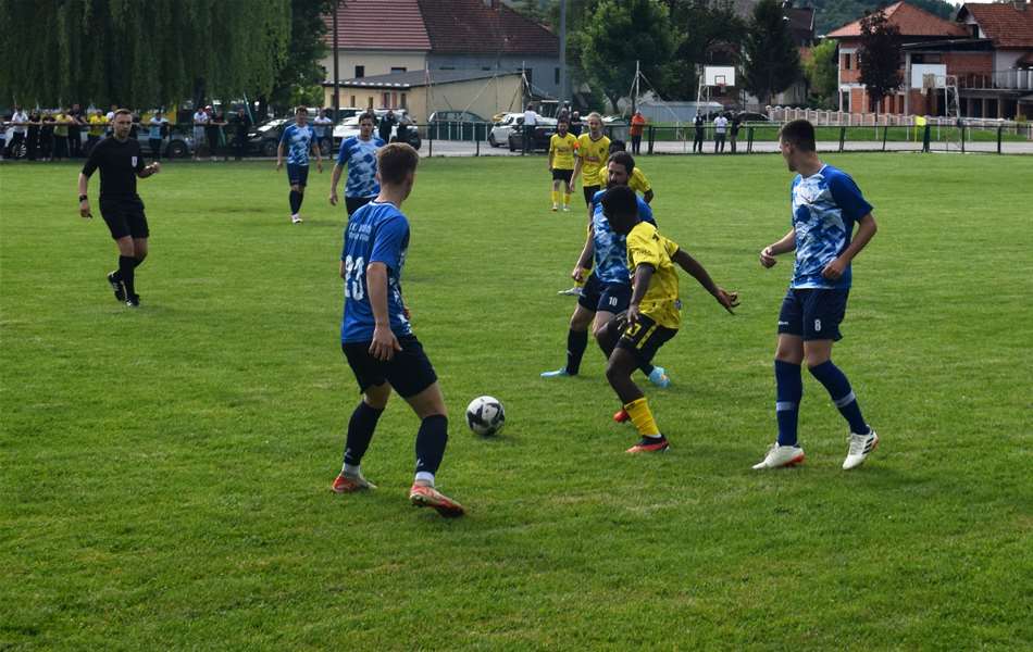 Mladost MB Radoboj 03.JPG