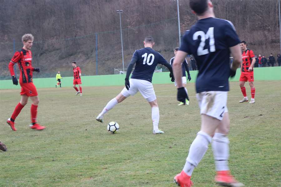 Segesta omastila brk u Maču