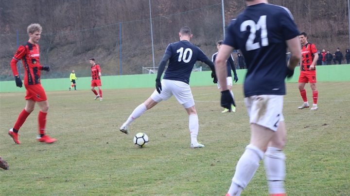 Segesta omastila brk u Maču