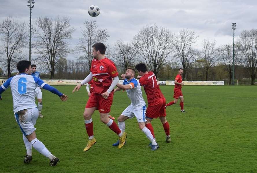 tondach - klanjec 02.JPG