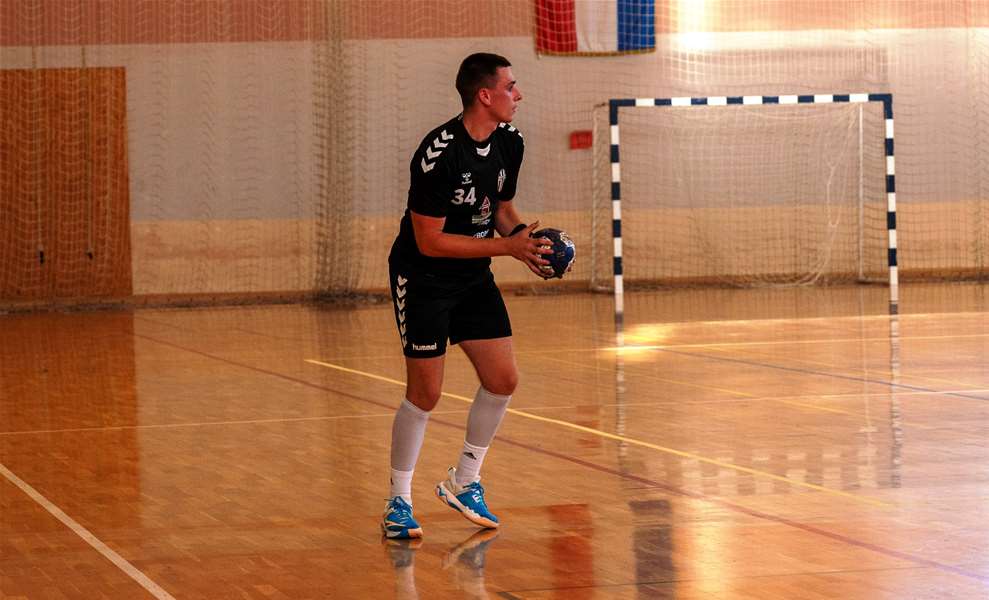 SPORT 17.10._RUKOMET MUŠKI 3. HRL SREDIŠTE DRUGI PORAZ BEDEKOVČINE Karlo Jurina .jpg