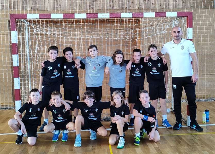 SPORT 31.10._RUKOMET MLAĐE KATEGORIJE SVE TRI POBJEDE BEDEKOVČINE   RK Bedekovčina U-11 .jpg