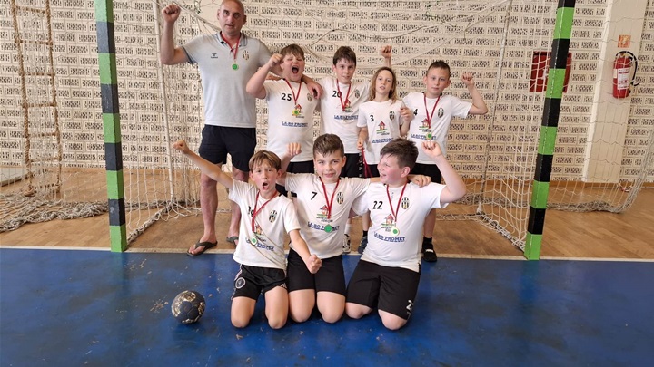 SPORT 11.6._MINI RUKOMET MALI RUKOMETAŠI 'BEDEKOVČINE' SEDMI NA JAKOM TURNIRU U VIDOVCU4.jpeg