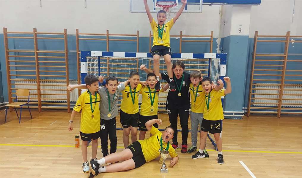 SPORT 31.5._MINI RUKOMET MUŠKI MALI RUKOMETAŠI RK BEDEKOVČINA OSVOJILI TURNIR 2.jpg