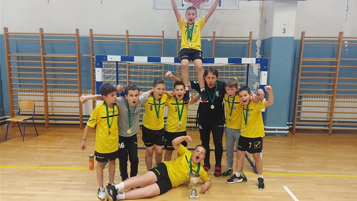 SPORT 31.5._MINI RUKOMET MUŠKI MALI RUKOMETAŠI RK BEDEKOVČINA OSVOJILI TURNIR 2.jpg