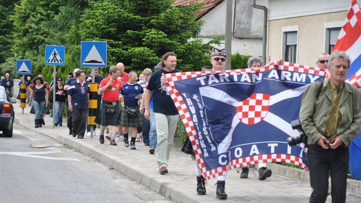 zagorje, tartan-army, navijači, škotska, donja-stubica, caffe-bar-tin, 02.jpg