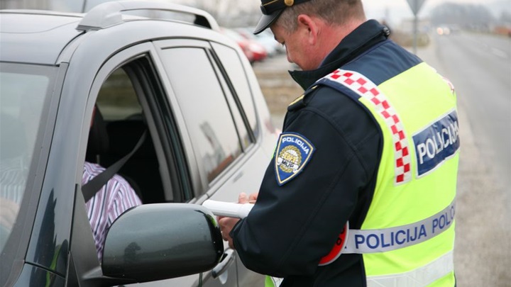 policija_zaustavljanje_kontrola_prometa.jpg
