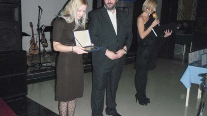 brončani mikrofon.jpg