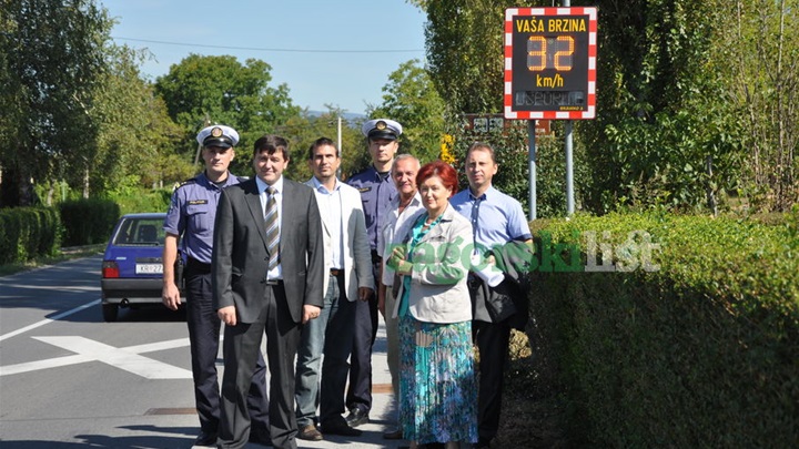 zagorje_mjeraci_brzine_osnovna_skola_mirkovec_30082012_03.jpg
