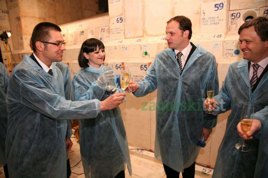 zagorje_vetropack_otvaranje_nove_plinske_peci_ministrica_holy_sinisa_hajdas_doncic_05042012_08.jpg