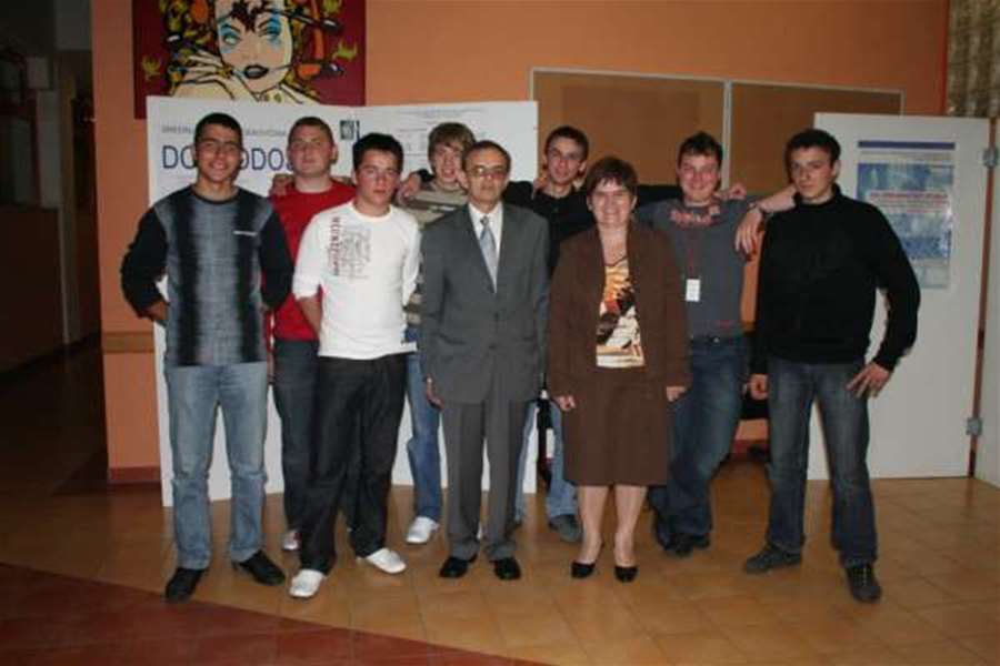 p_875658Nagrađeni učenici SŠ Bedex.jpg